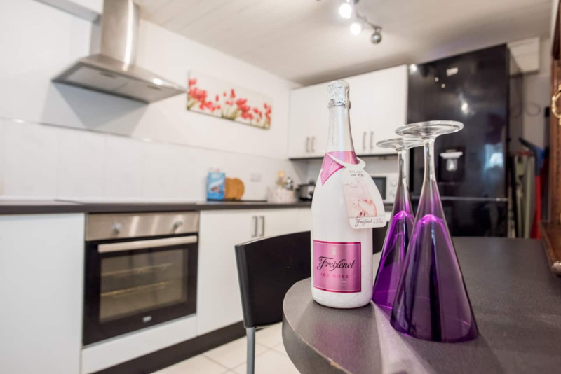 1ff136b4-3b8f-47ed-8581-9c5ab87932e2